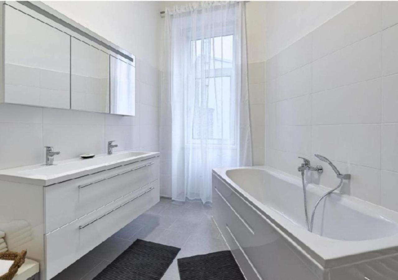 Ferienwohnung Luxurious, 2 Min To Casino And Roemertherme Baden Exterior foto