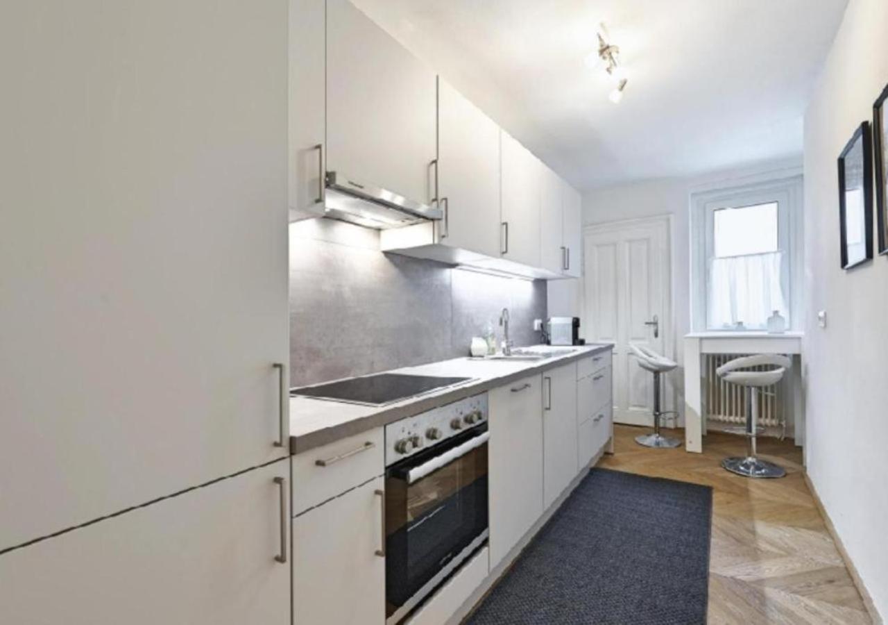 Ferienwohnung Luxurious, 2 Min To Casino And Roemertherme Baden Exterior foto