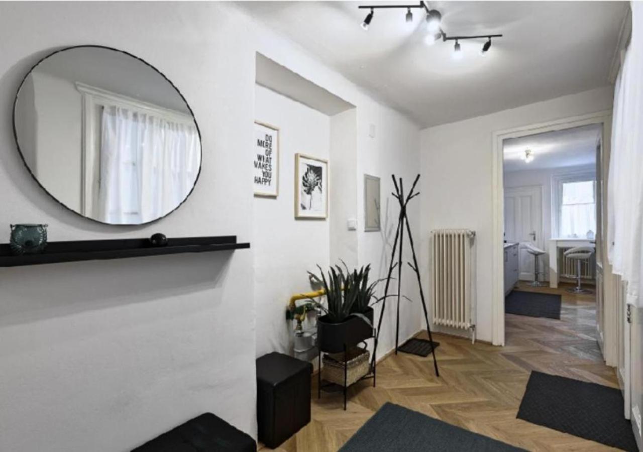 Ferienwohnung Luxurious, 2 Min To Casino And Roemertherme Baden Exterior foto