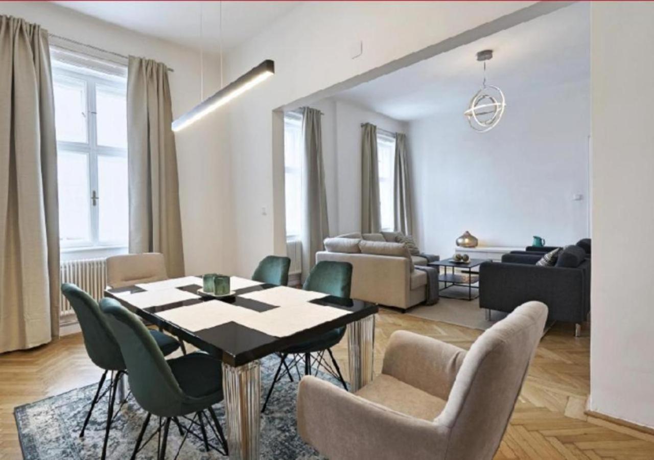 Ferienwohnung Luxurious, 2 Min To Casino And Roemertherme Baden Exterior foto