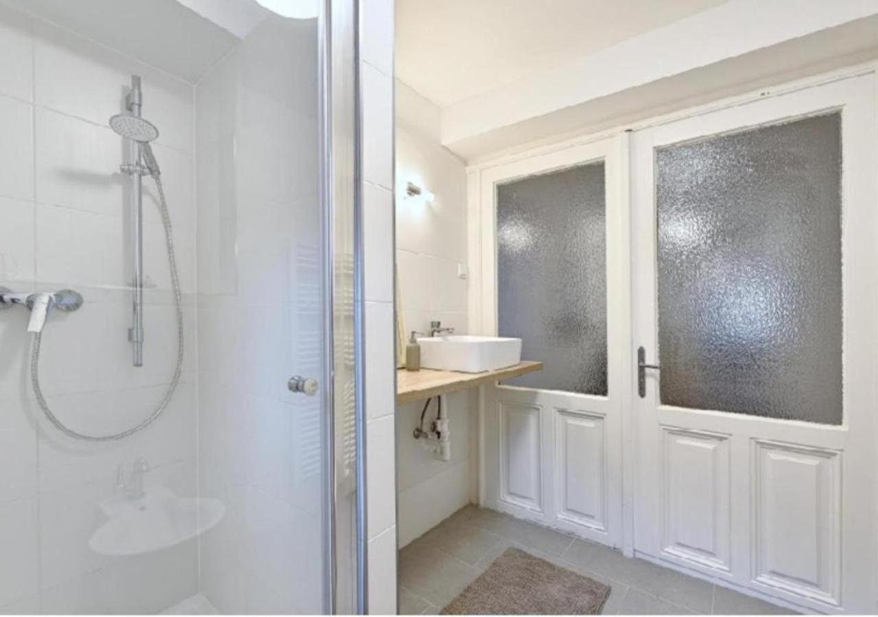 Ferienwohnung Luxurious, 2 Min To Casino And Roemertherme Baden Exterior foto